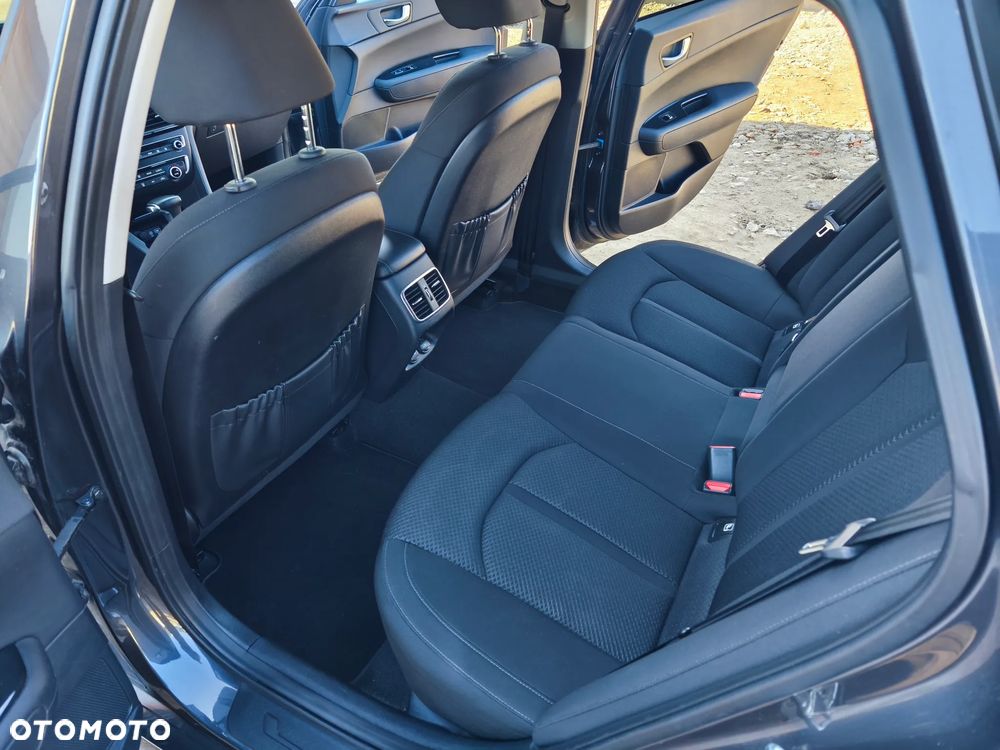Kia Optima 2.0 L - 11