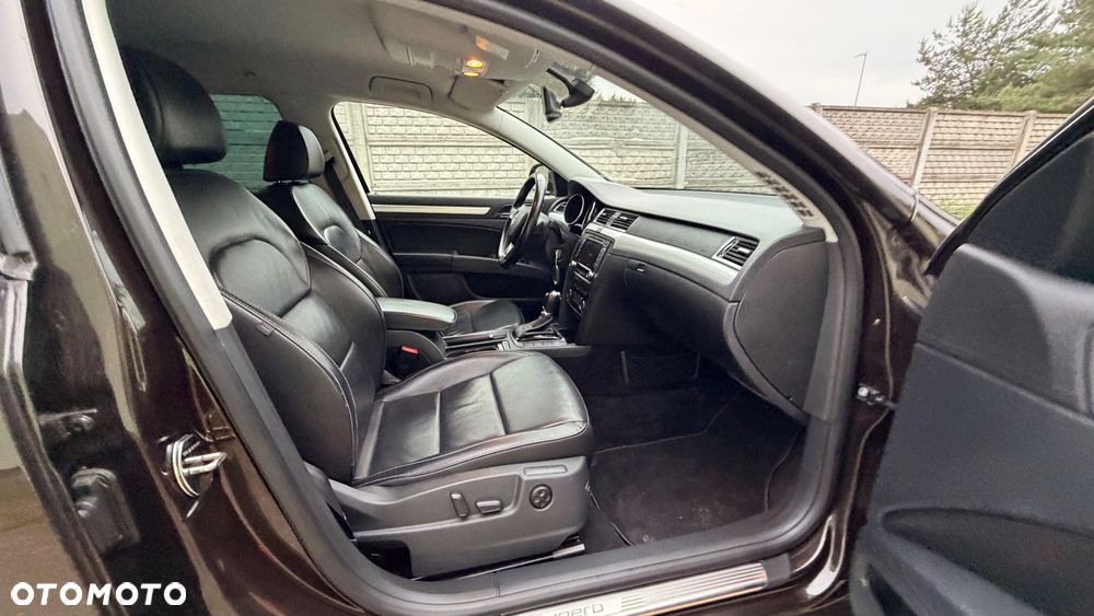 Skoda Superb 2.0 TDI DSG Exclusive - 33