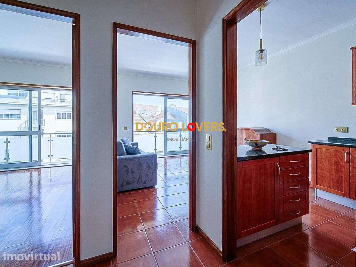 Apartamento T1 - Antero de Quental - Porto - Grande imagem: 2/20