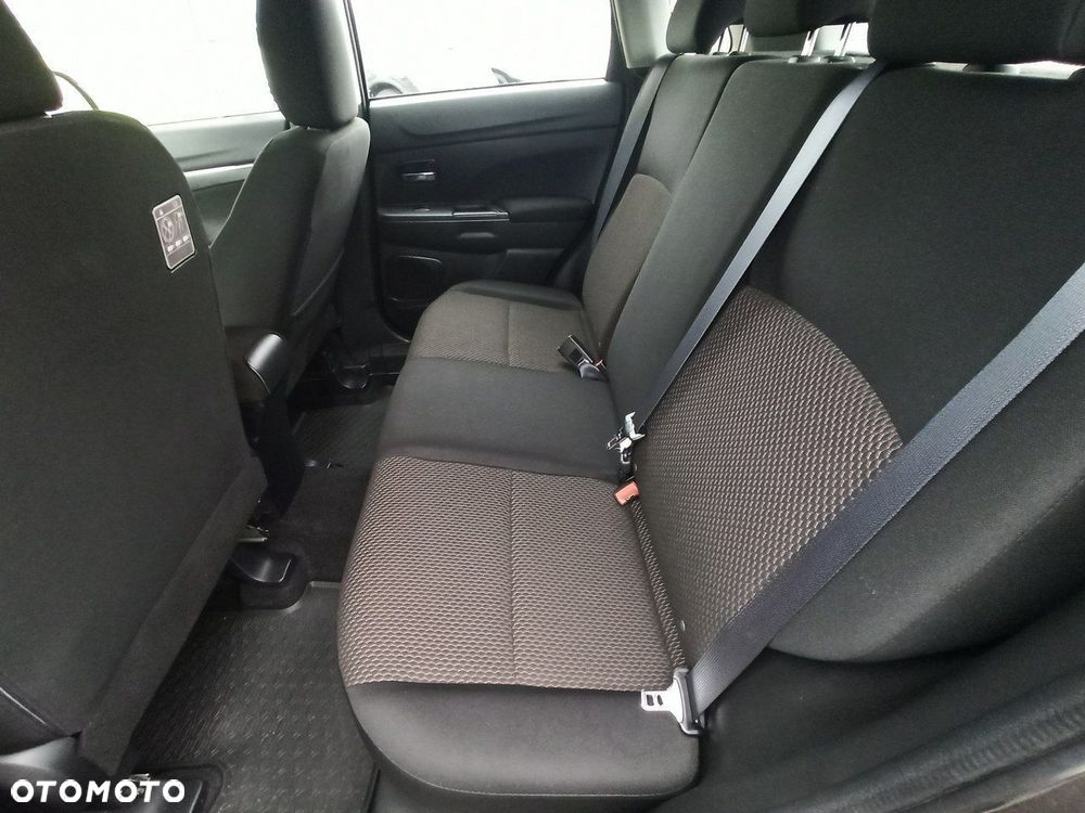 Mitsubishi ASX - 8