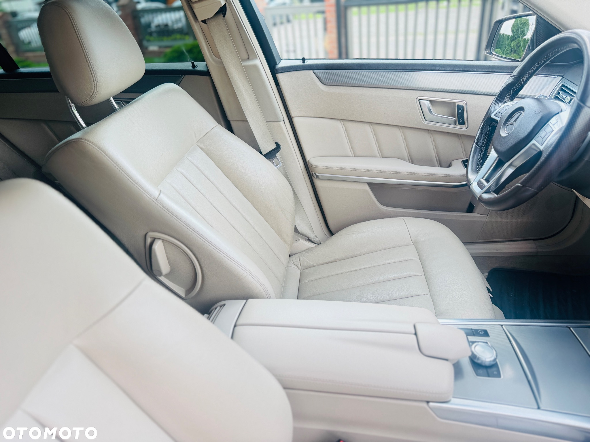 Mercedes-Benz Klasa E 300 T BlueTEC HYBRID 7G-TRONIC Avantgarde - 6