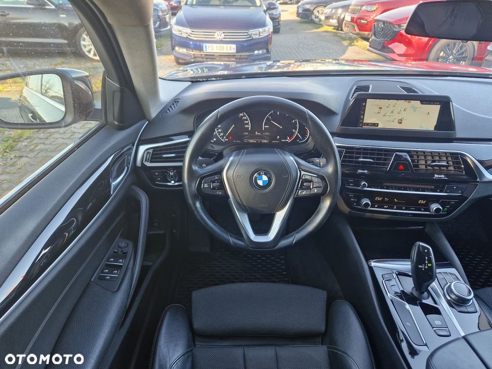 BMW Seria 5 520d - 29
