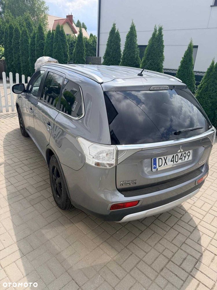 Mitsubishi Outlander - 5