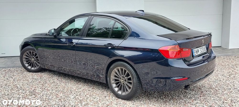 BMW Seria 3 316d Sport Line - 11