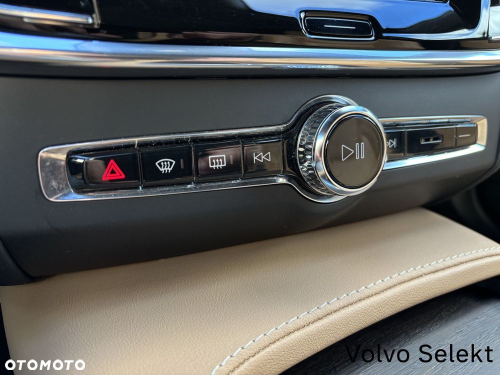 Volvo V90 Cross Country - 17