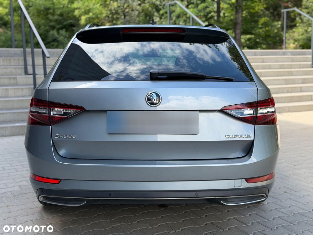 Skoda Superb 2.0 TDI DSG Sportline - 10