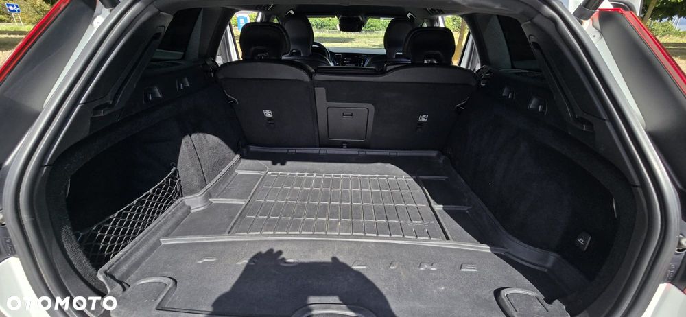 Volvo V60 B4 D R-Design - 19