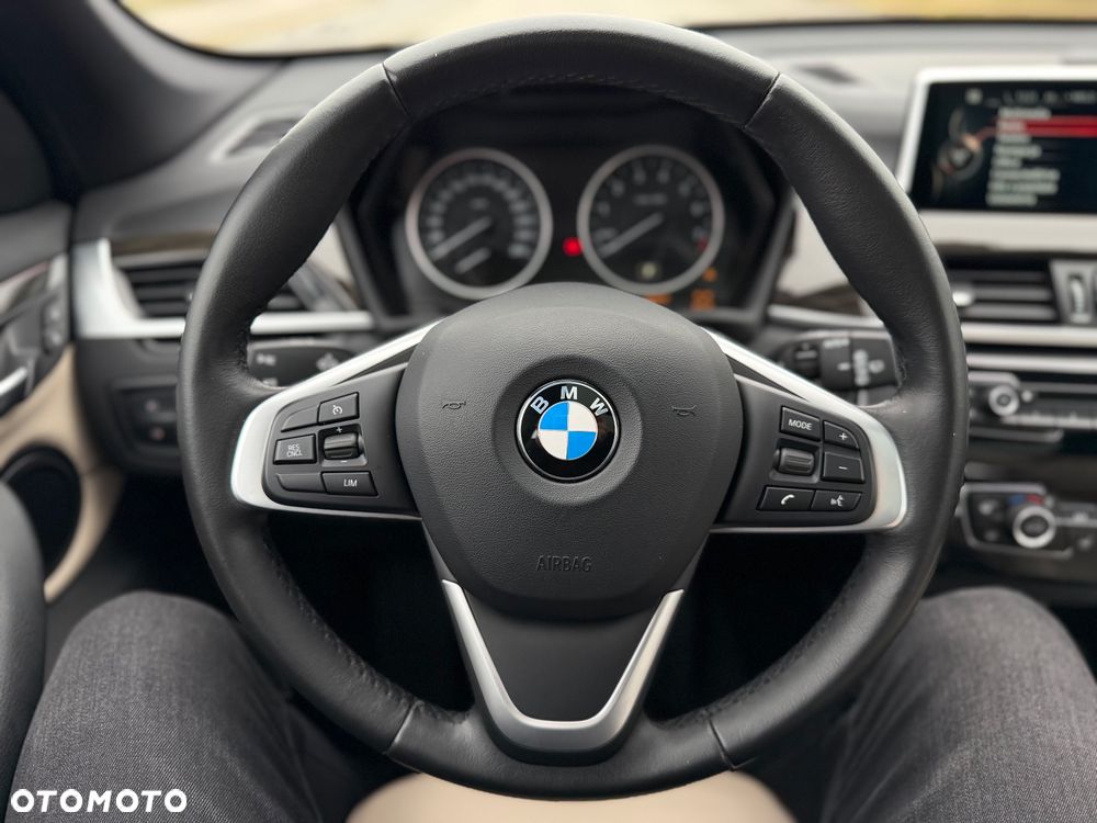 BMW X1 xDrive20i xLine sport - 30