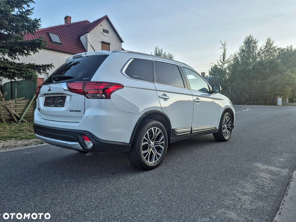 Mitsubishi Outlander 2.2 DI-D 4WD Automatik Diamant Edition - 5