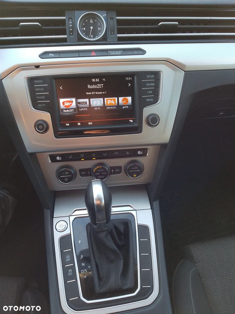 Volkswagen Passat 2.0 TDI SCR DSG Comfortline - 7
