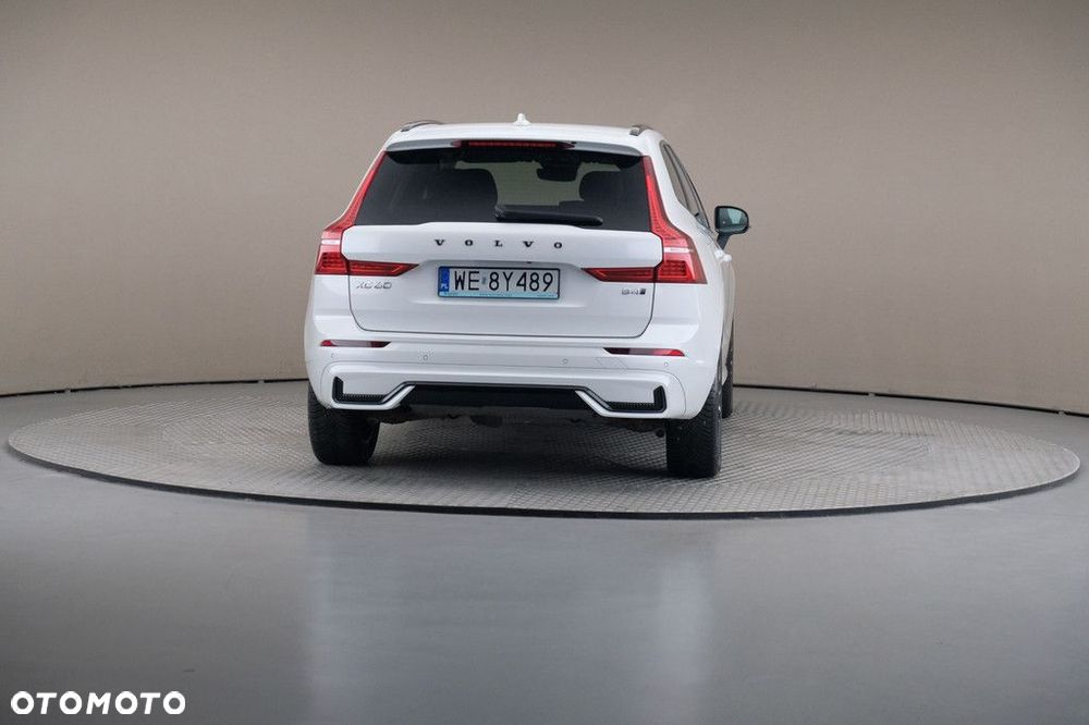 Volvo XC 60 B4 D AWD Plus Dark - 5