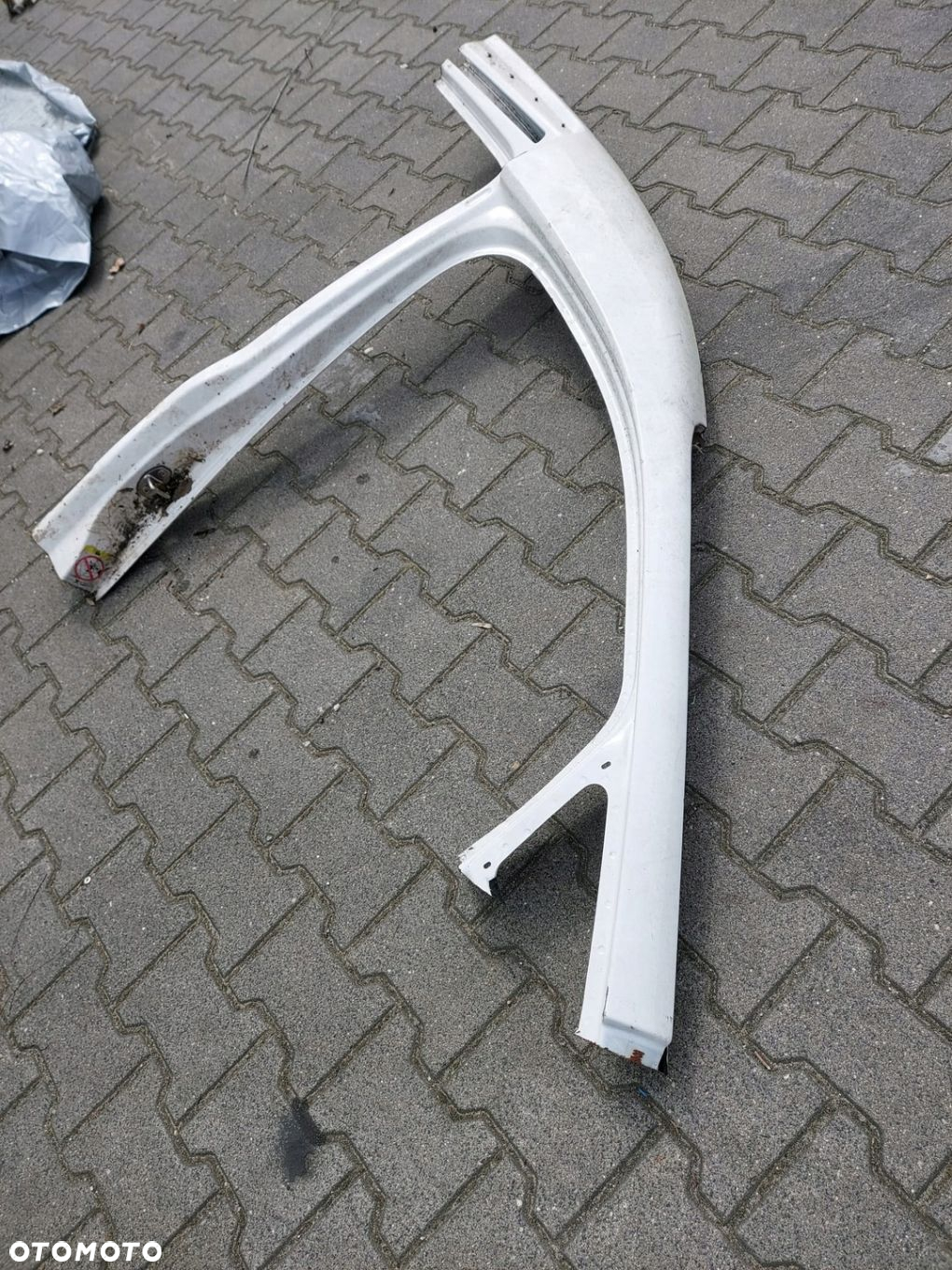 POSZYCIE SŁUPEK PRAWY PRZÓD VW CADDY III 2K5 - 2