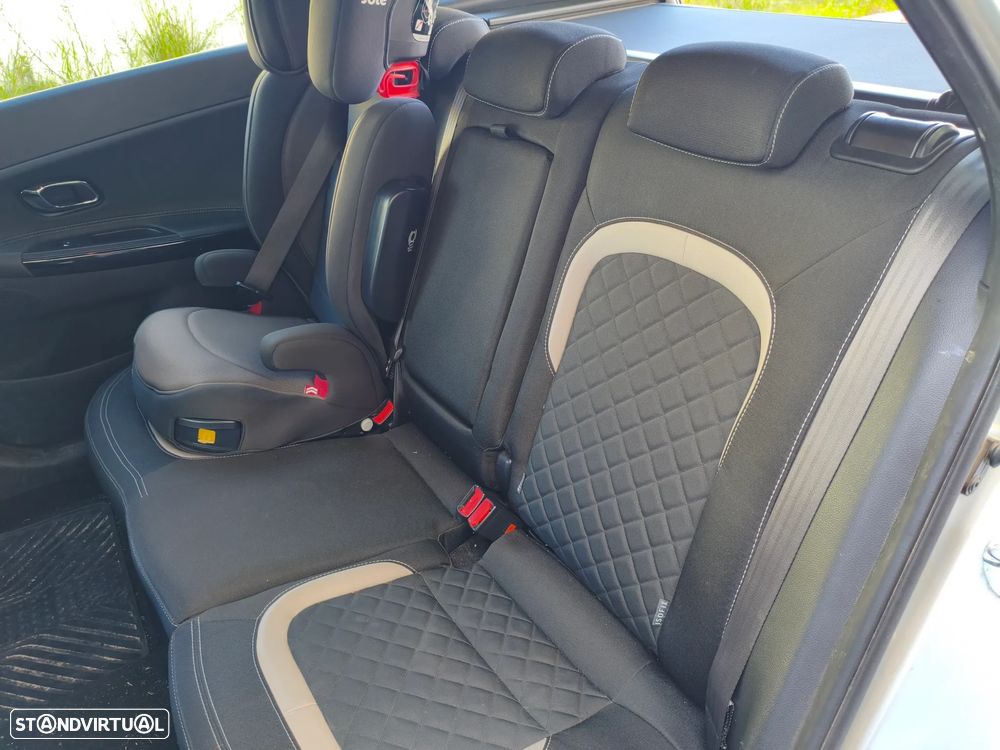 Kia Ceed SW 1.6 CRDi GT Line 7DCT - 11