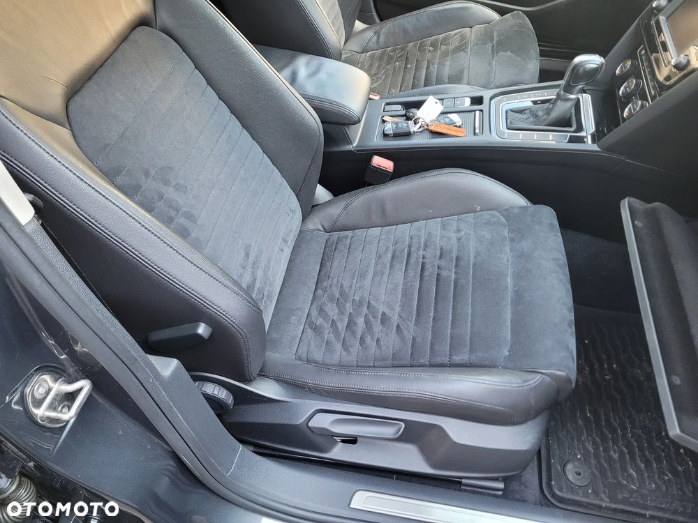 Volkswagen Passat Variant 2.0 TDI SCR DSG Comfortline - 24