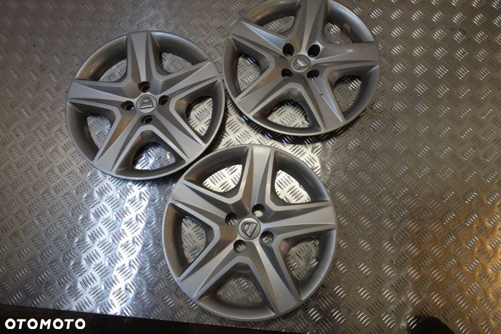 KOŁPAKI STRUKTURA DACIA 16" 2 SZTUKI