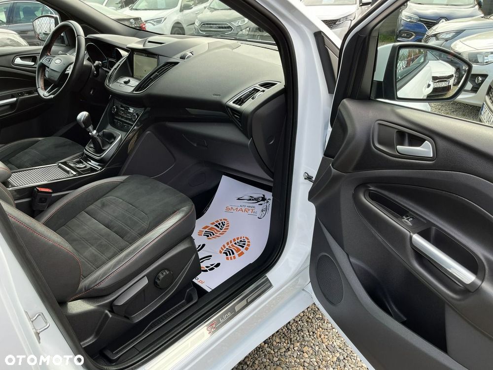 Ford Kuga 1.5 EcoBoost 2x4 ST-Line - 31