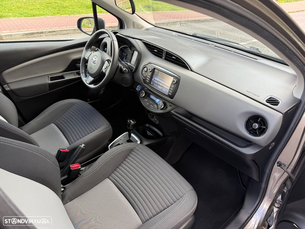 Toyota Yaris 1.5 HSD Comfort+P.Style - 29