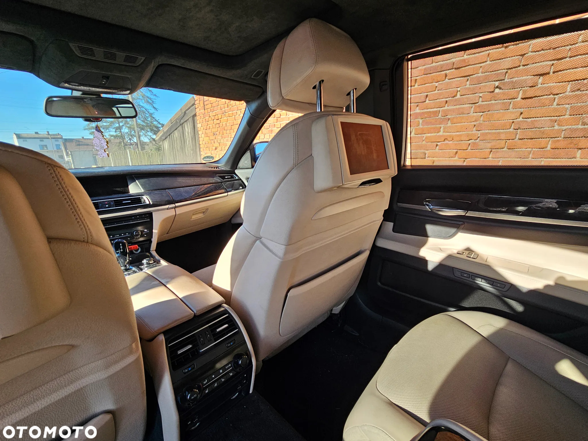 BMW Seria 7 750Li - 34