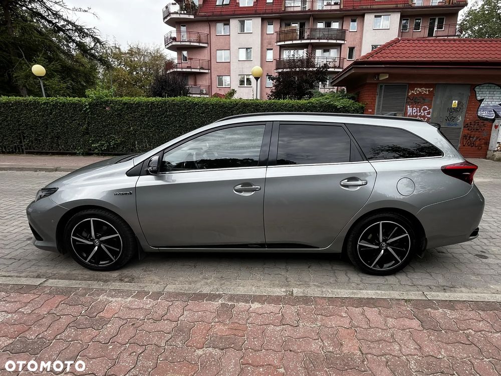Toyota Auris Hybrid 135 Selection - 6