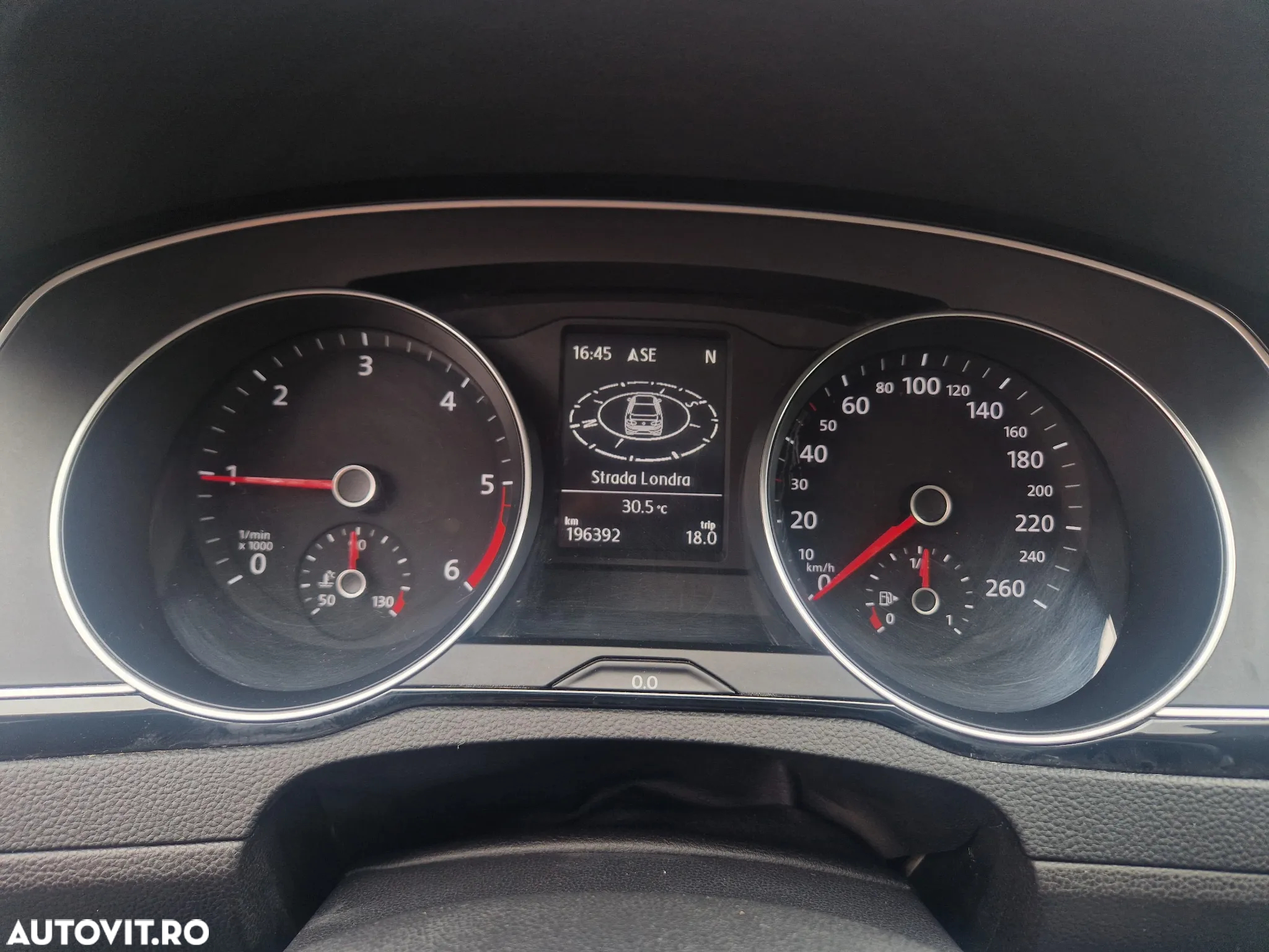 Volkswagen Passat - 16