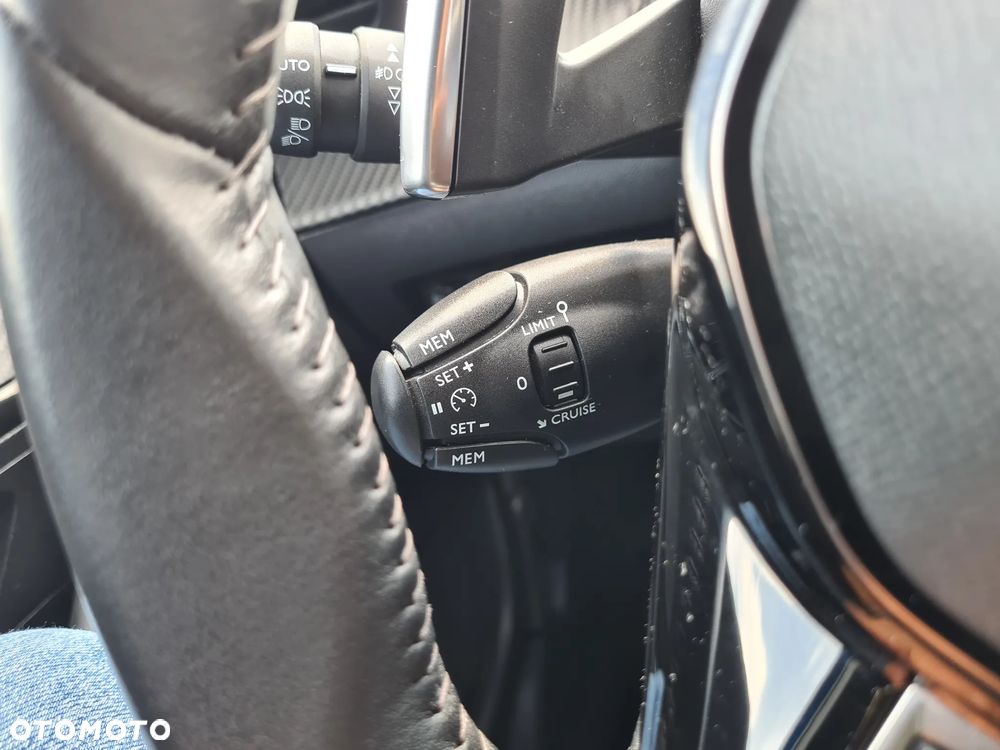 Peugeot 2008 1.5 BlueHDi Allure Pack S&S EAT8 - 28