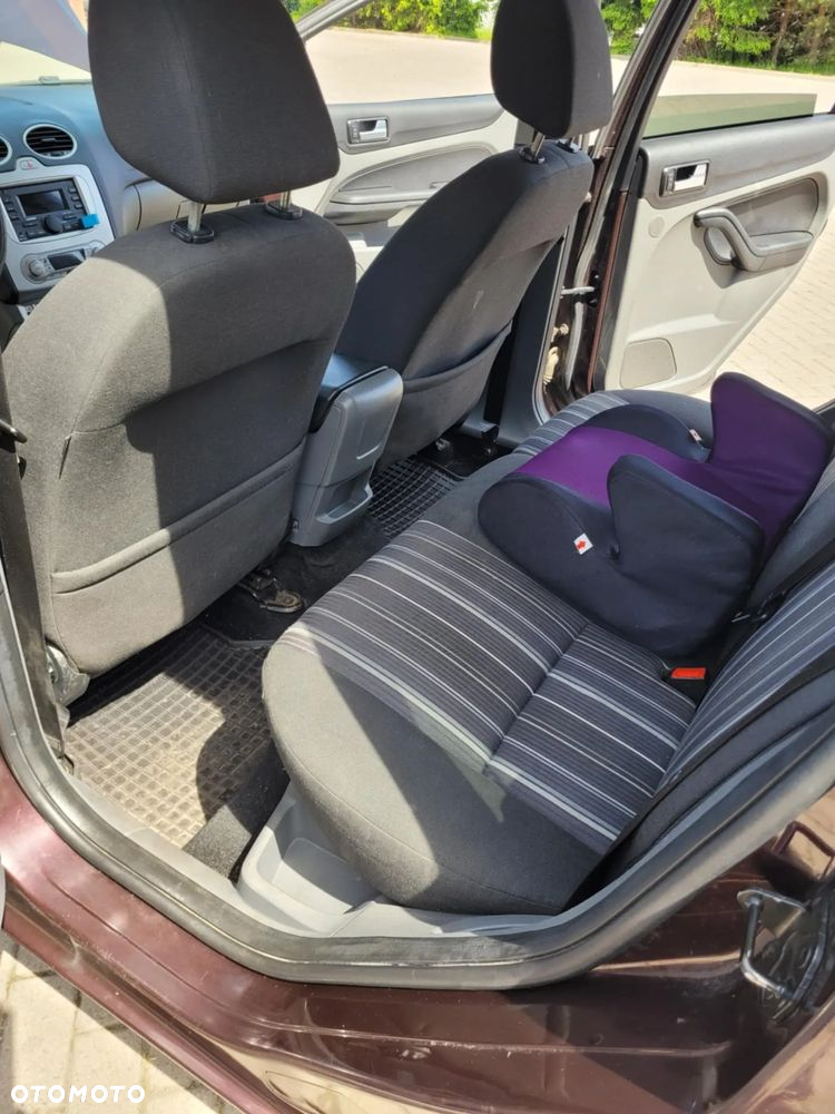 Ford Focus 1.8 Style - 20