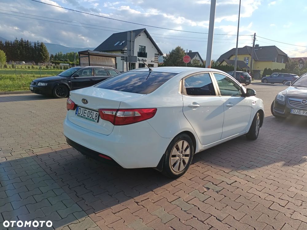 Kia Rio - 5