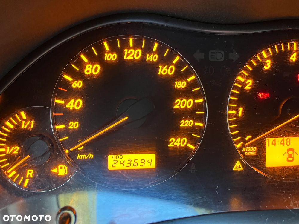 Toyota Avensis 1.8 VVT-i Luna - 2