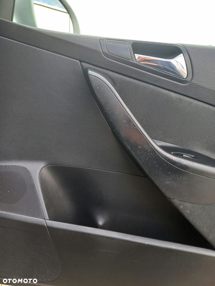 Volkswagen Passat - 28