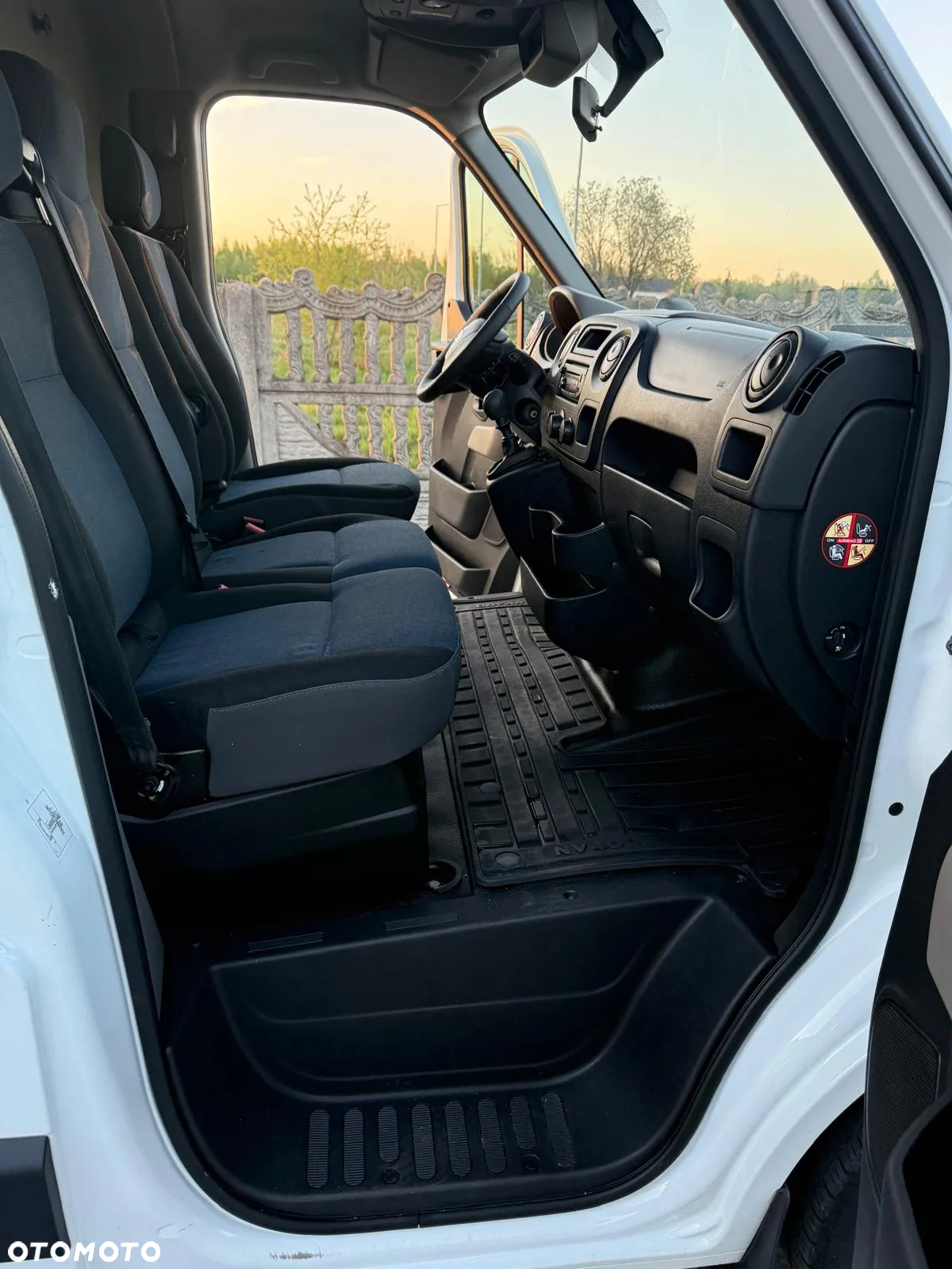 Nissan NV400 - 13