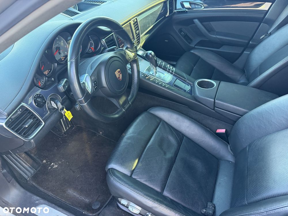 Porsche Panamera 4S - 16
