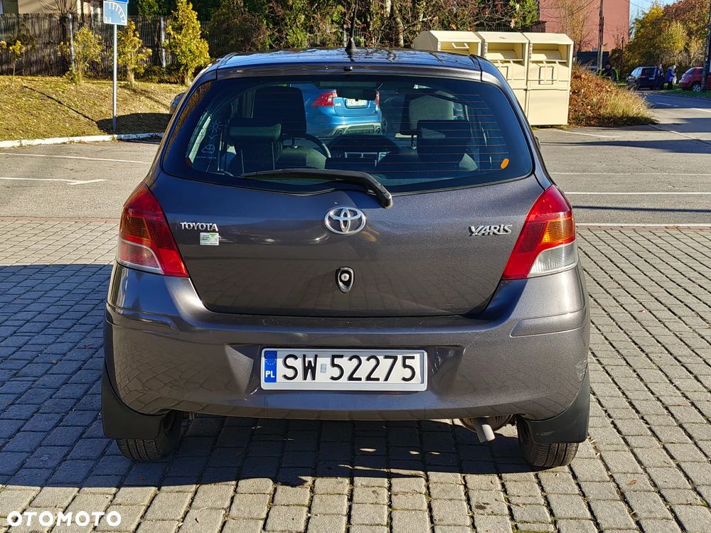 Toyota Yaris 1.0 Luna - 9