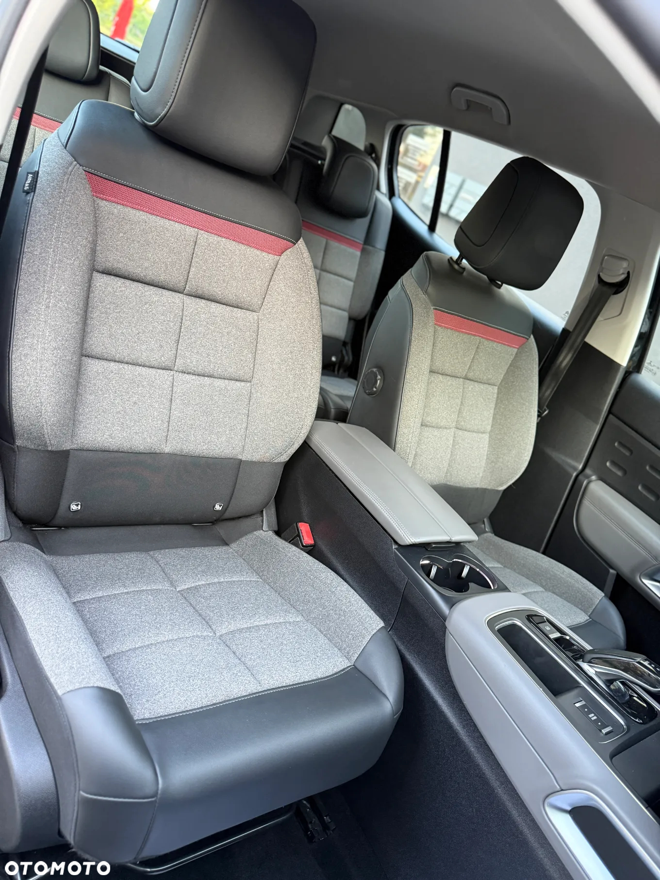 Citroën C5 Aircross Hybrid 225 e.EAT8 SHINE PACK - 26