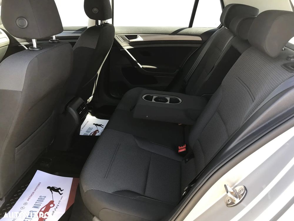 Volkswagen Golf - 15