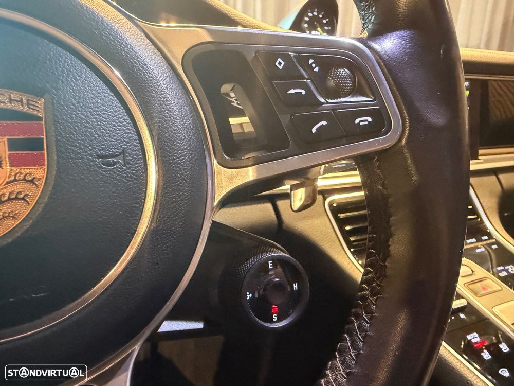 Porsche Panamera Sport Turismo 4 E-Hybrid Platinum Edition - 54