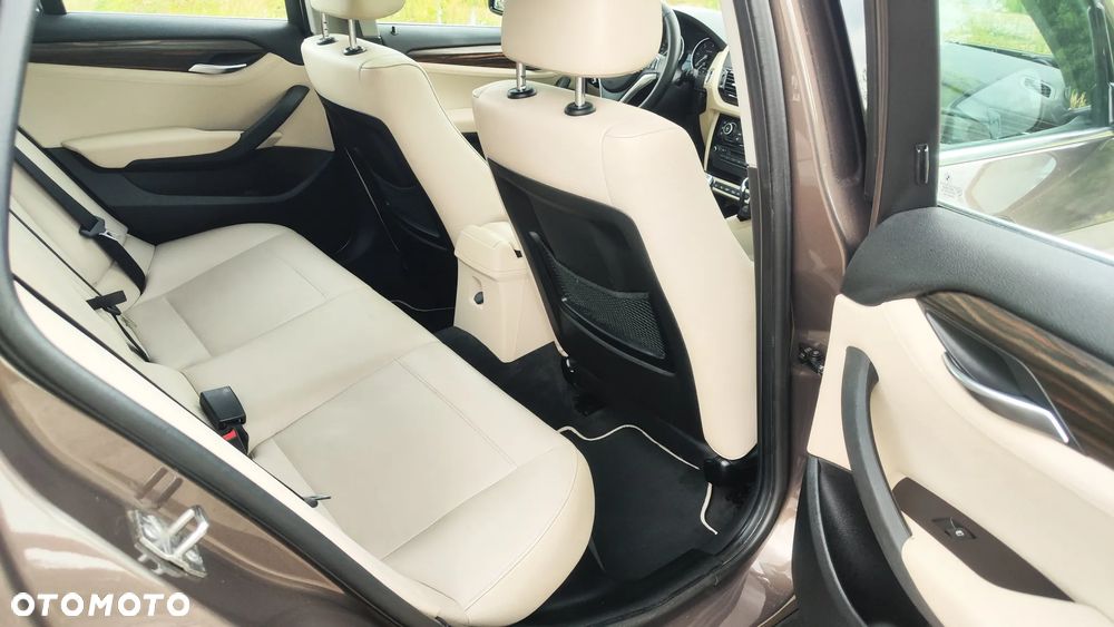 BMW X1 xDrive20d xLine - 11