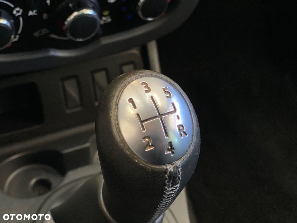 Dacia Duster 1.6 Laureate - 25