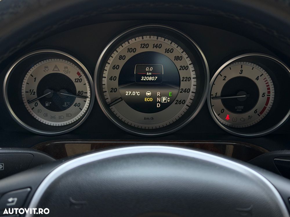 Mercedes-Benz E 220 CDI 7G-TRONIC Avantgarde - 25