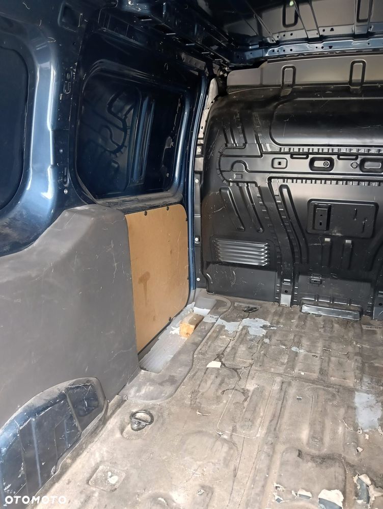 Ford Transit Connect - 8