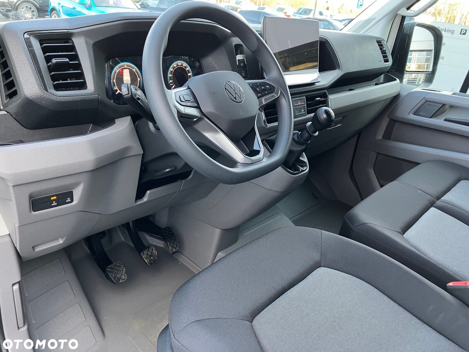 Volkswagen Crafter 35 2.0 TDI L4H3 4490 177 KM - 11
