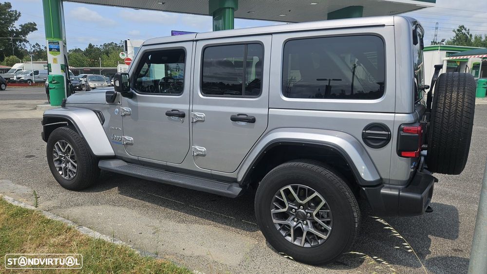 Jeep Wrangler Unlimited - 4