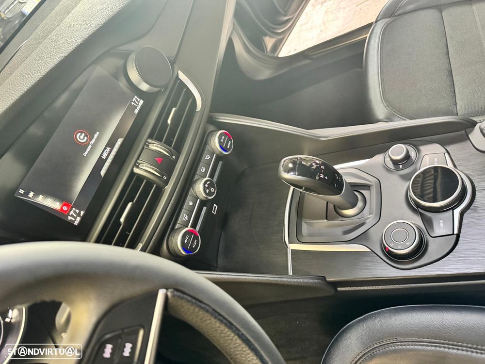 Alfa Romeo Giulia 2.2 D Super AT8 - 16