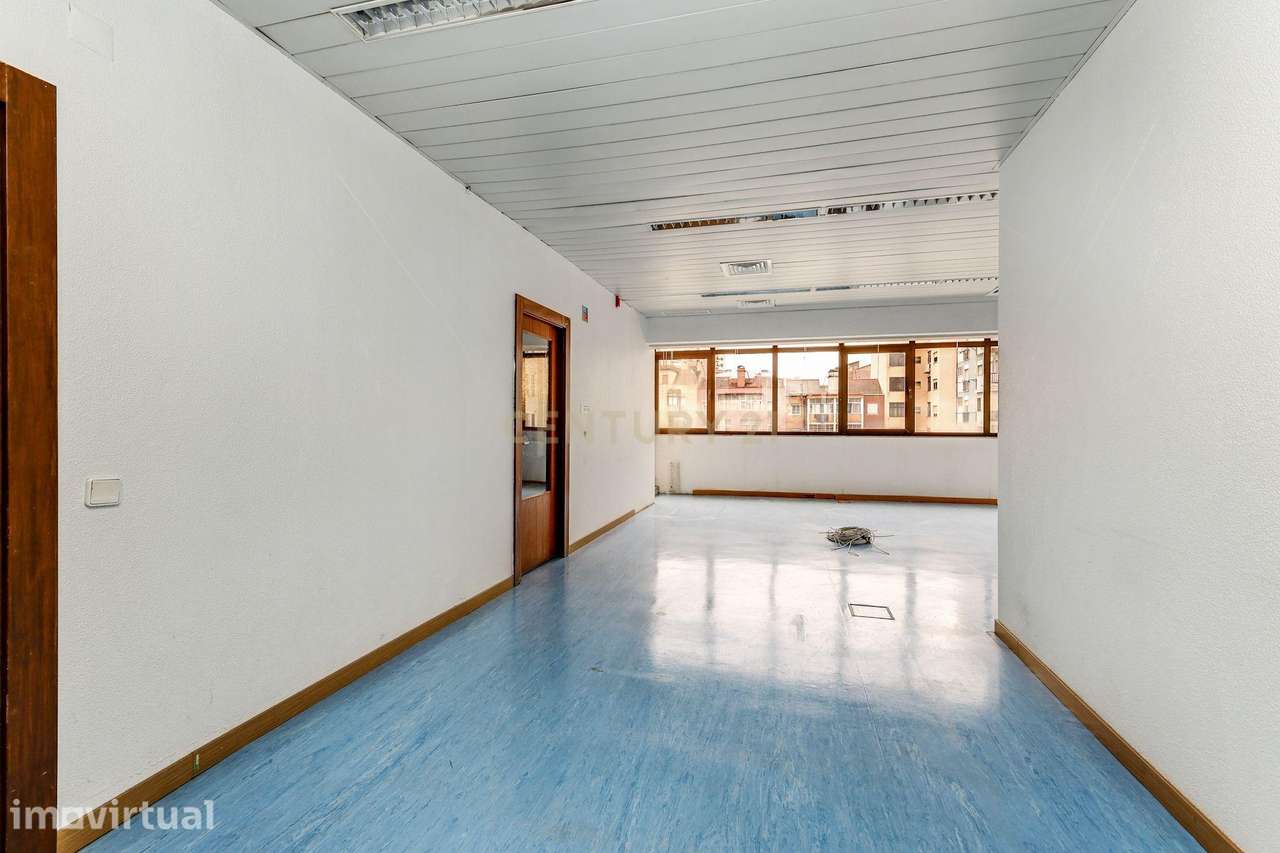 Escritório de 217 m² com  Estacionamento – Laranjeiras - Grande imagem: 3/14