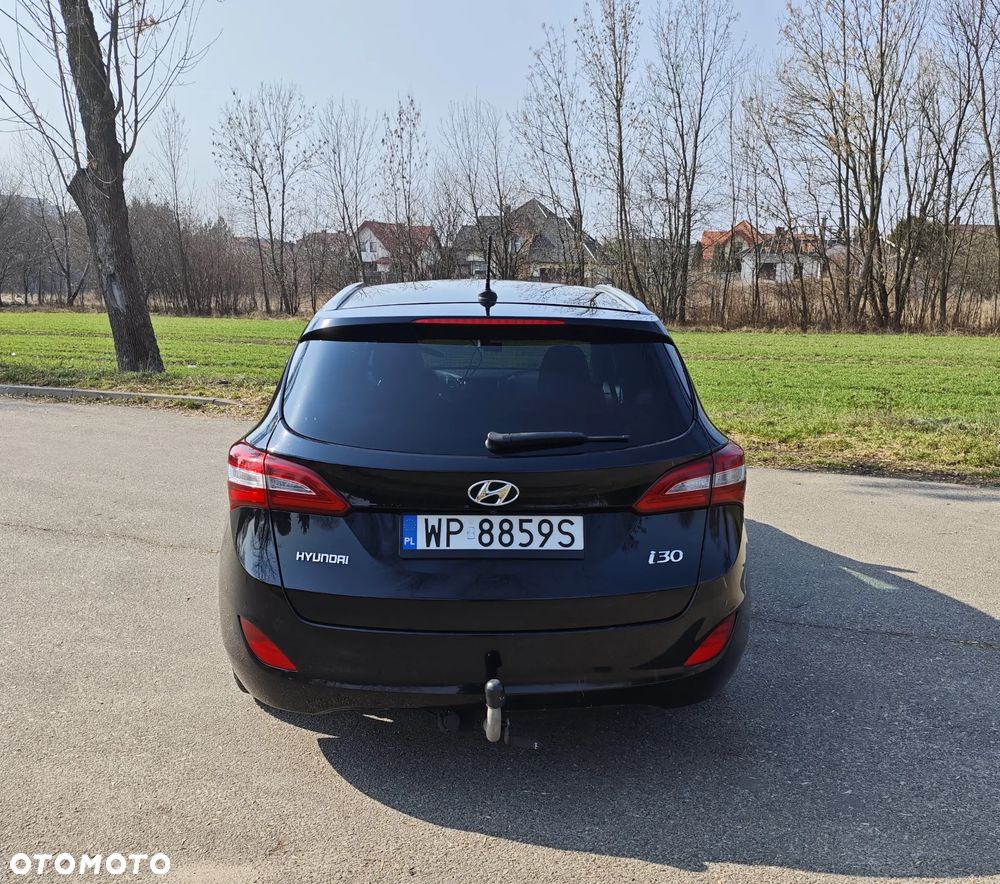 Hyundai i30 blue Kombi 1.6 CRDi Passion - 4