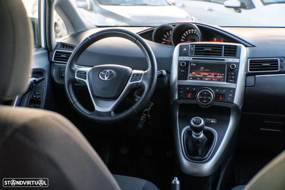 Toyota Verso 1.6 D-4D Comfort - 23