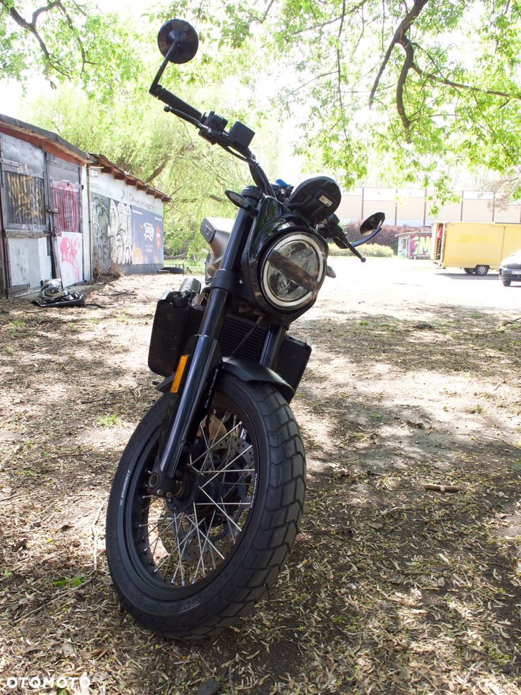 Husqvarna Svartpilen - 16