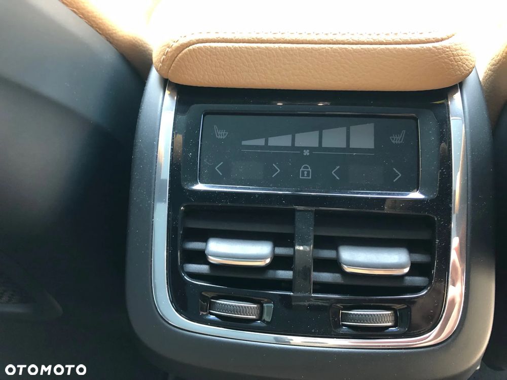 Volvo V60 T6 AWD Momentum Pro - 20