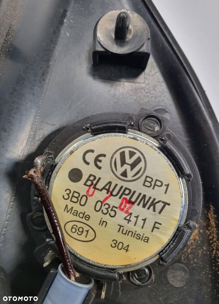 TRÓJKĄT OSŁONA LUSTERKA PRAWA VW PASSAT B5 3B0035411F 3B0837994 - 3
