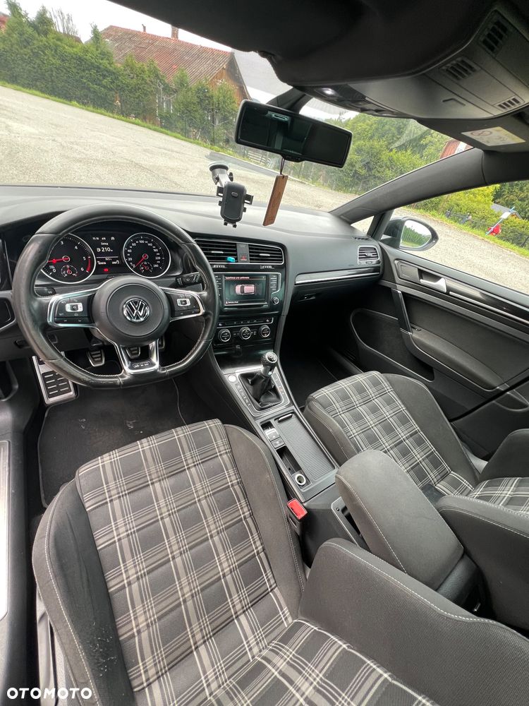 Volkswagen Golf - 12