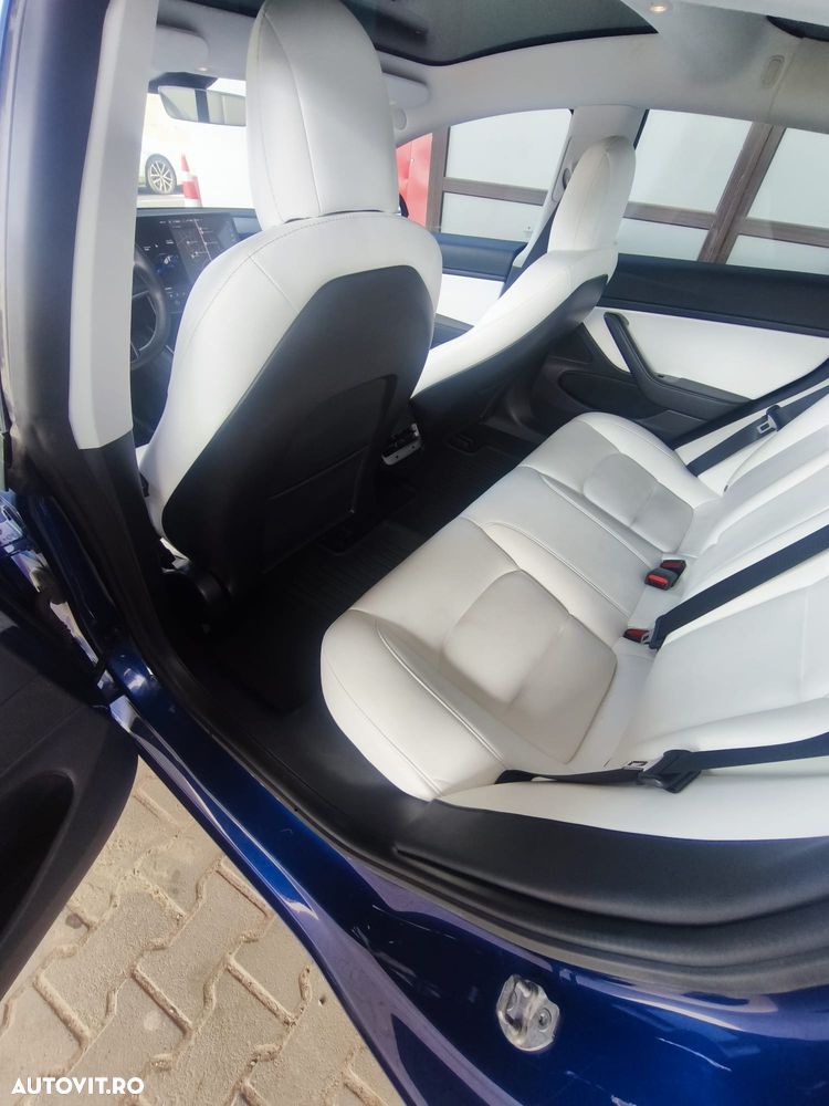 Tesla Model 3 - 18